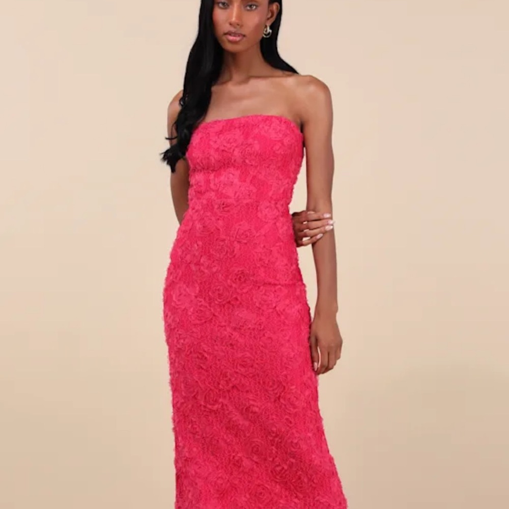 Lulu's Strapless Floral Textured Dress in Pink